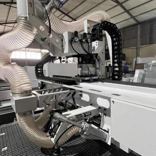 CNC gia công trung tâm FANCH - 1328ATC